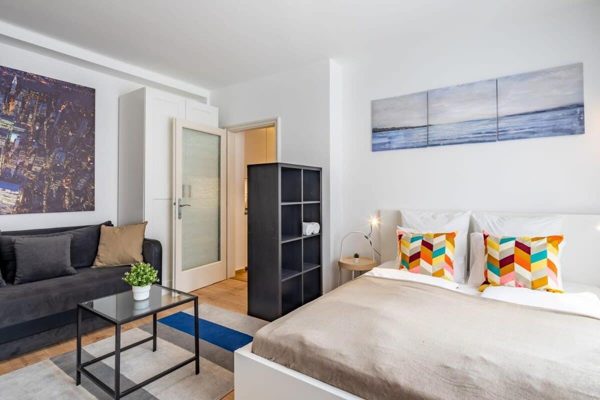 Very - Comfy Budapest