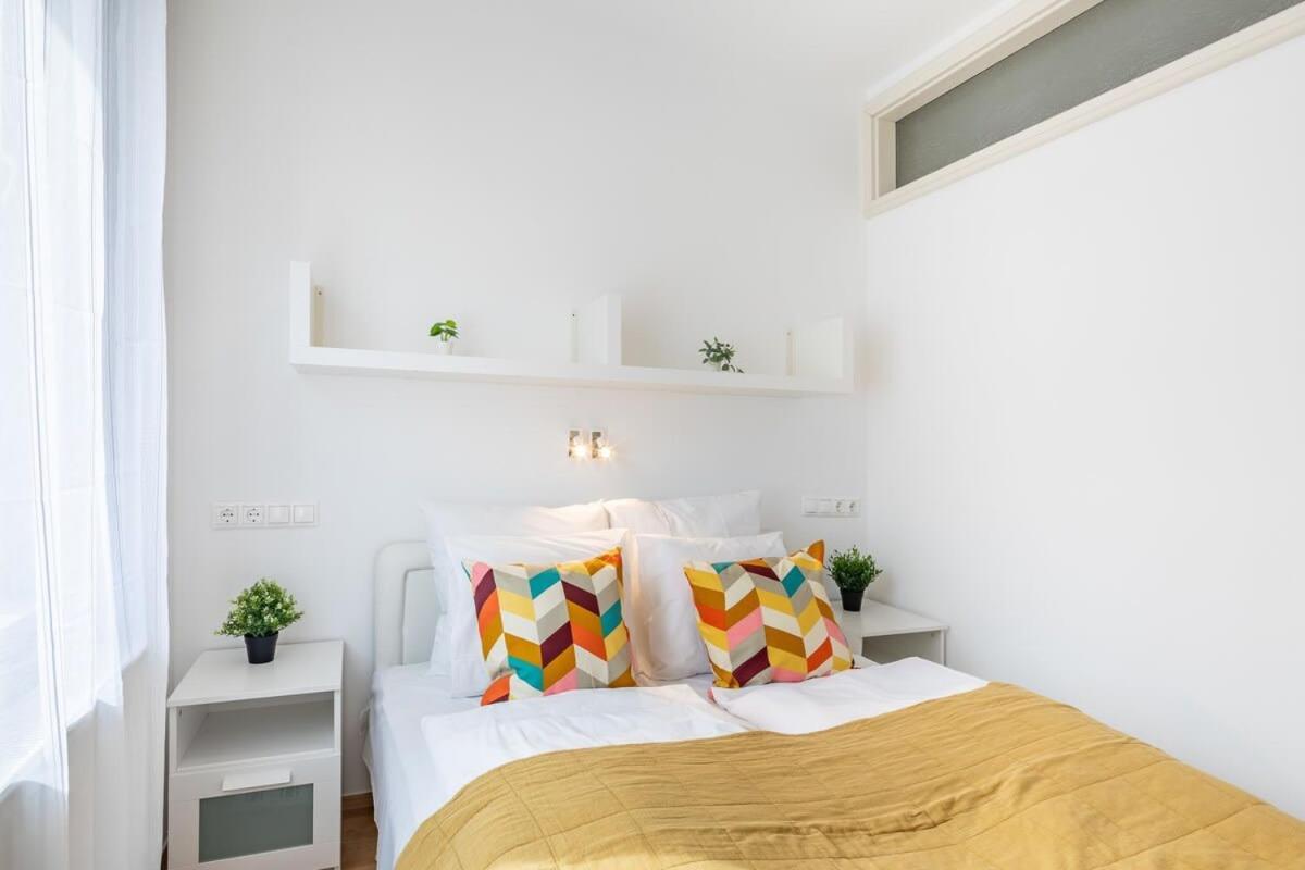 Very - Comfy * Budapest
